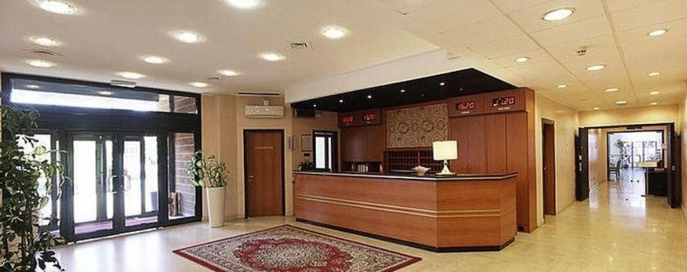 Hotel Executive Meeting & Events Удине Экстерьер фото