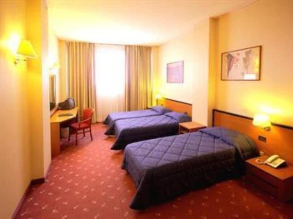 Hotel Executive Meeting & Events Удине Экстерьер фото