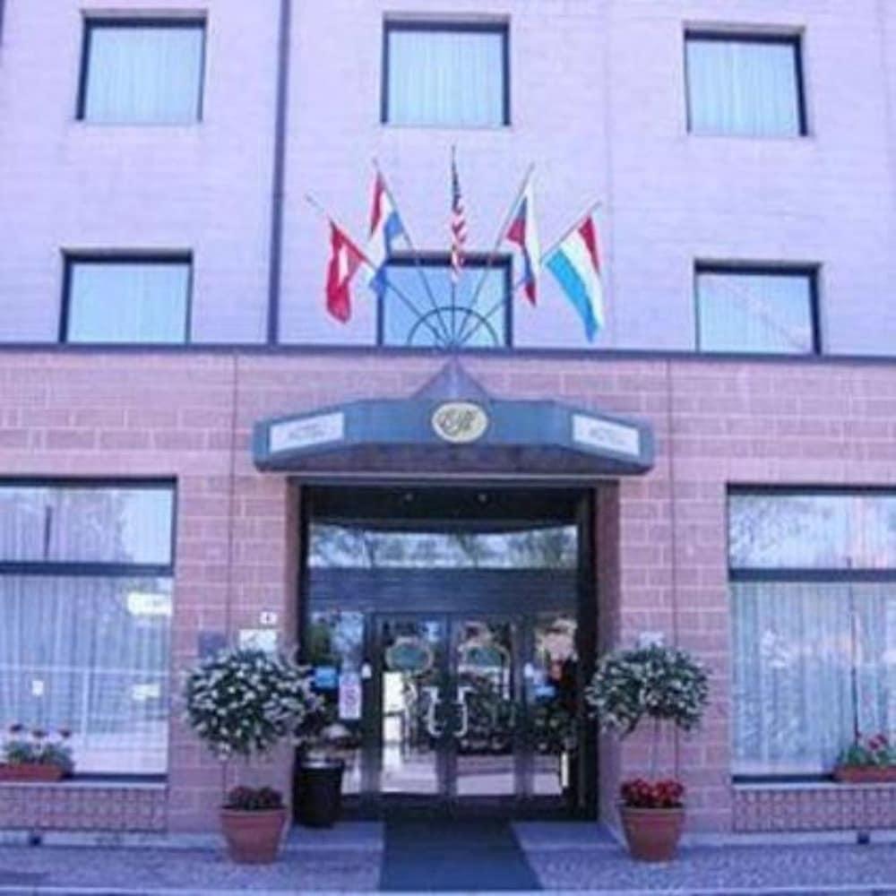 Hotel Executive Meeting & Events Удине Экстерьер фото