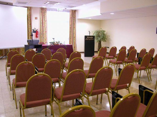 Hotel Executive Meeting & Events Удине Экстерьер фото