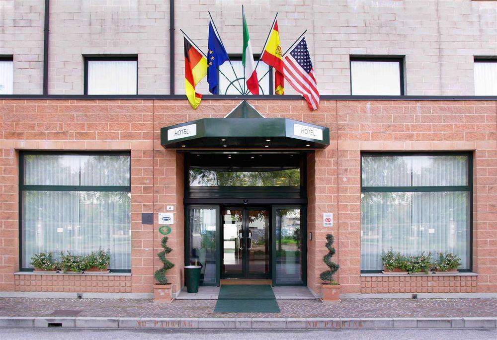 Hotel Executive Meeting & Events Удине Экстерьер фото