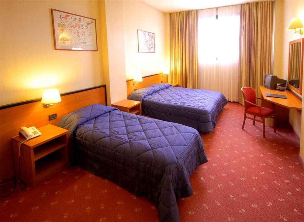 Hotel Executive Meeting & Events Удине Экстерьер фото