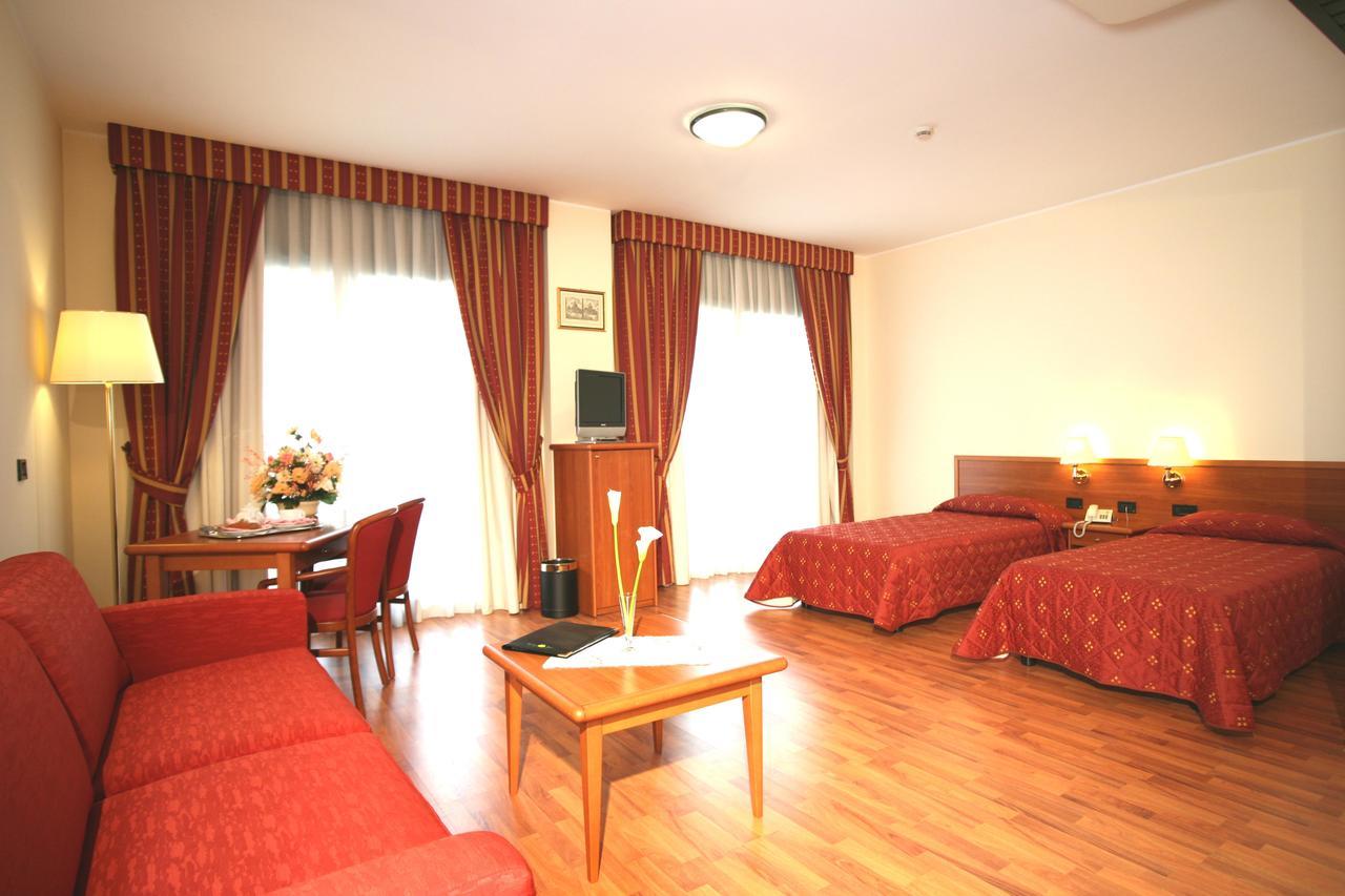 Hotel Executive Meeting & Events Удине Экстерьер фото