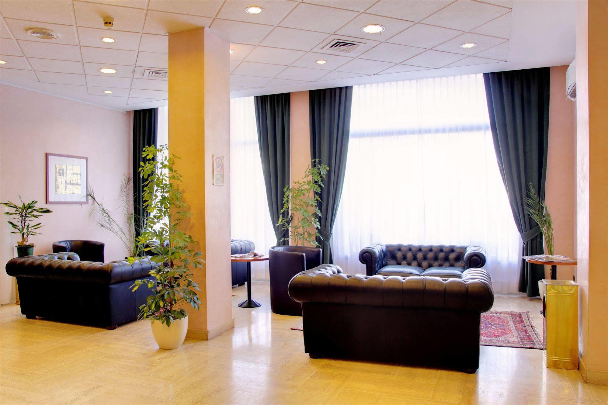 Hotel Executive Meeting & Events Удине Экстерьер фото
