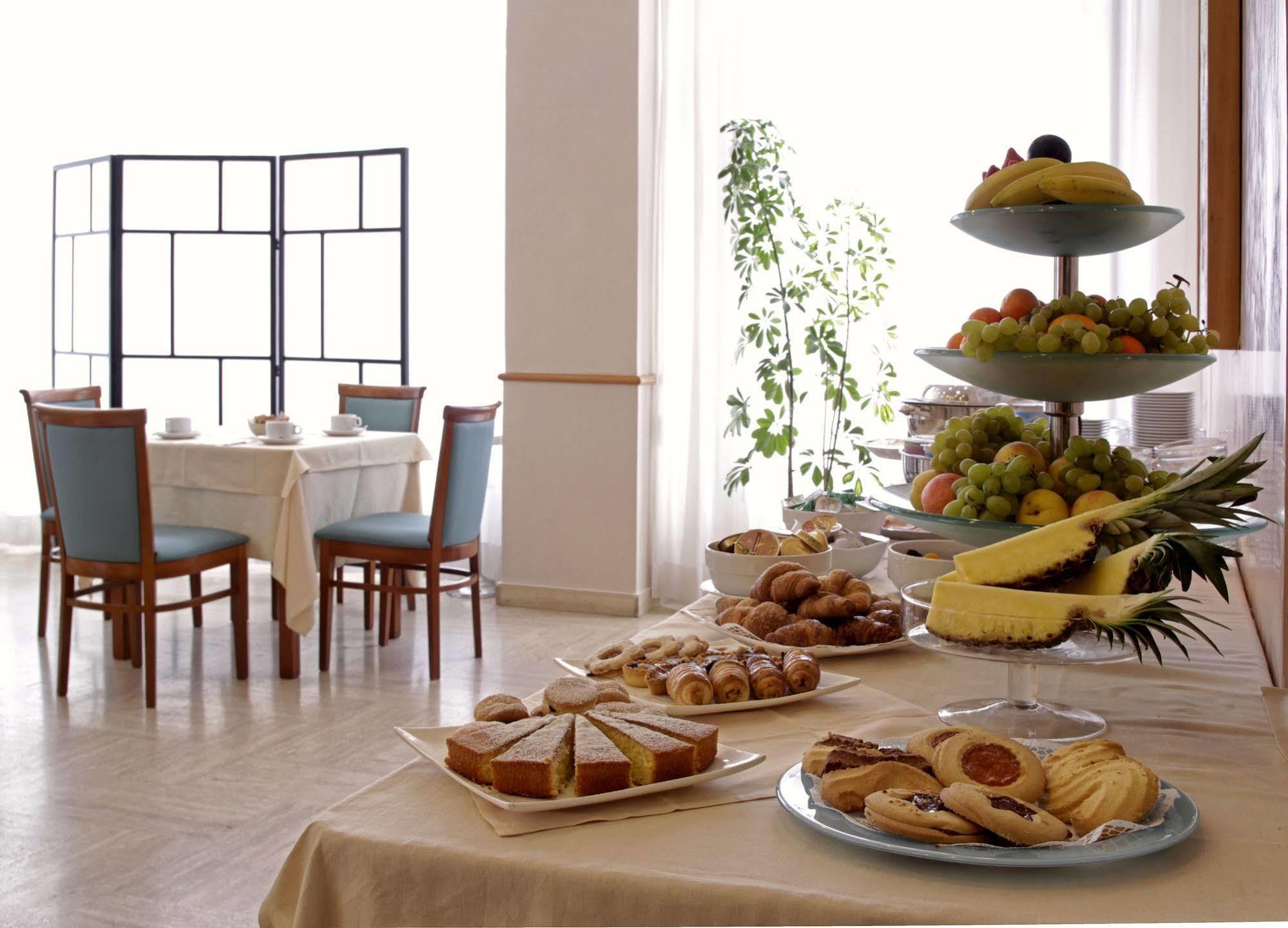 Hotel Executive Meeting & Events Удине Экстерьер фото