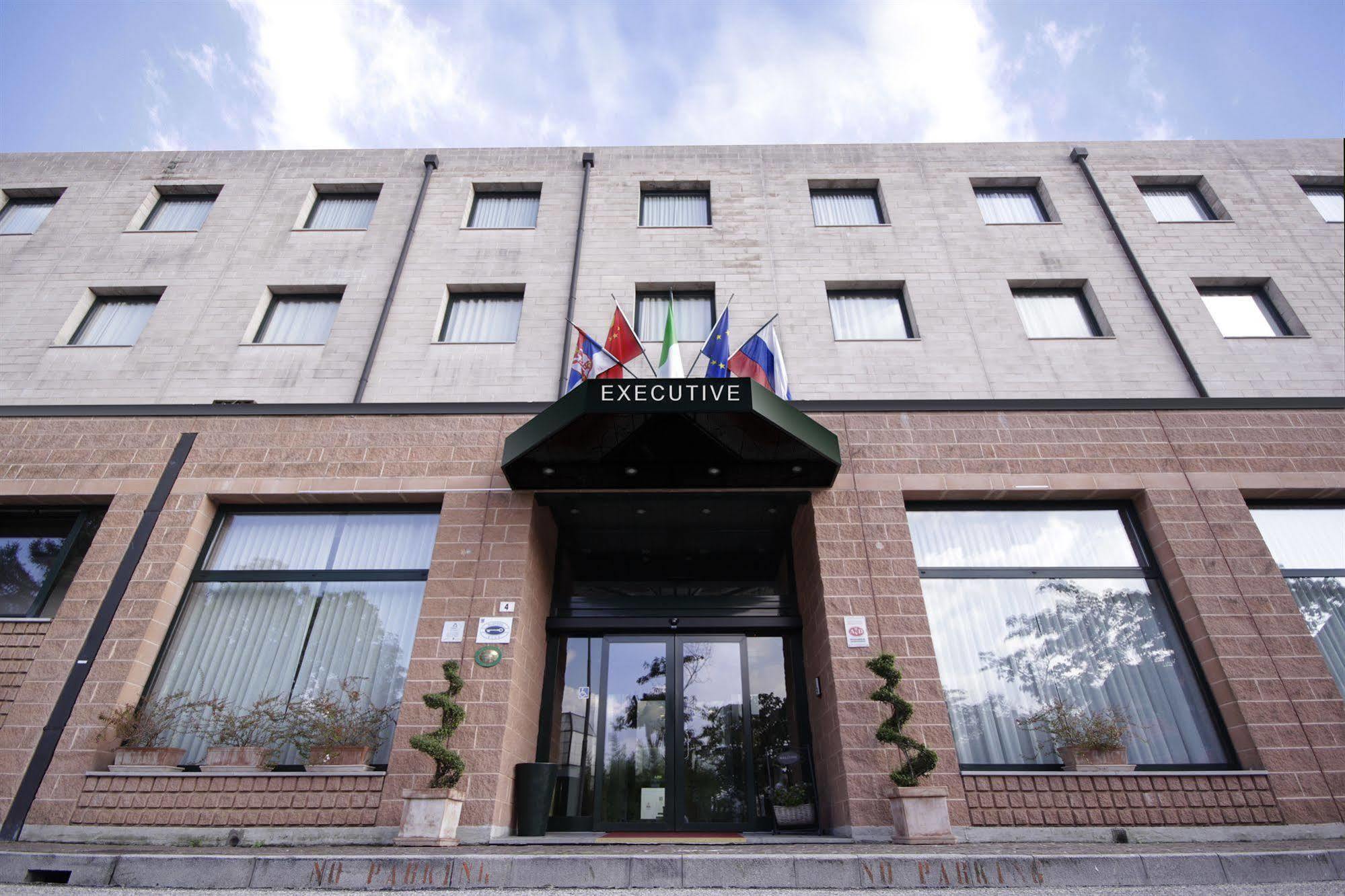 Hotel Executive Meeting & Events Удине Экстерьер фото